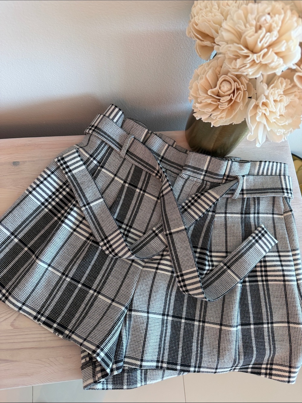 Alice + Olivia Black & White Plaid Belted High-Waist Skort